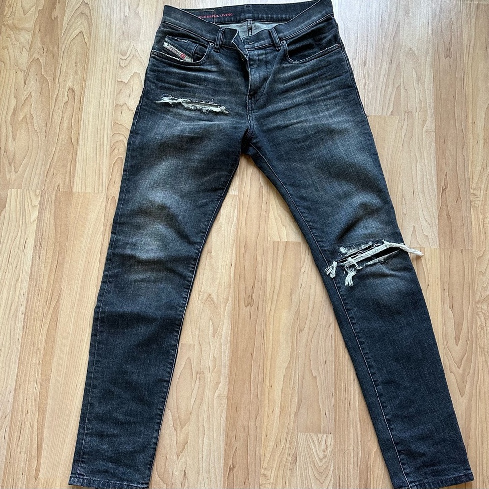 *SOLD* DIESEL - 2019 D-Strukt Distressed Jeans